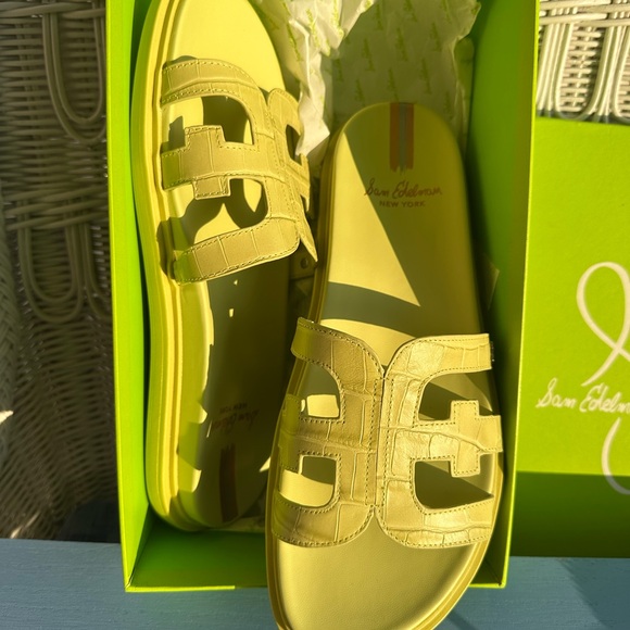 Sam Edelman Shoes - Sam Edelman VALERI kiwi leather slides Sandals